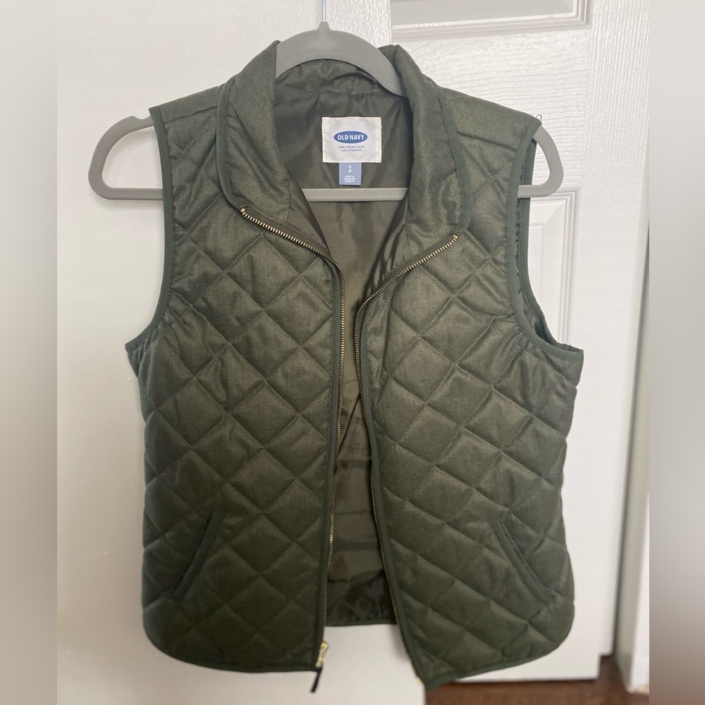 Old Navy Quilted Vest / Olive Green / Women’s Small